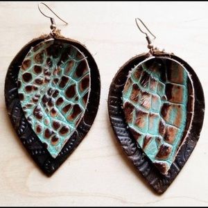 Leather double stacked earrings Brwn @ Turquoise
